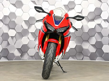 2017 Honda CBR 1000 RR/RA Fireblade, красный, 1277000 рублей, вид 5