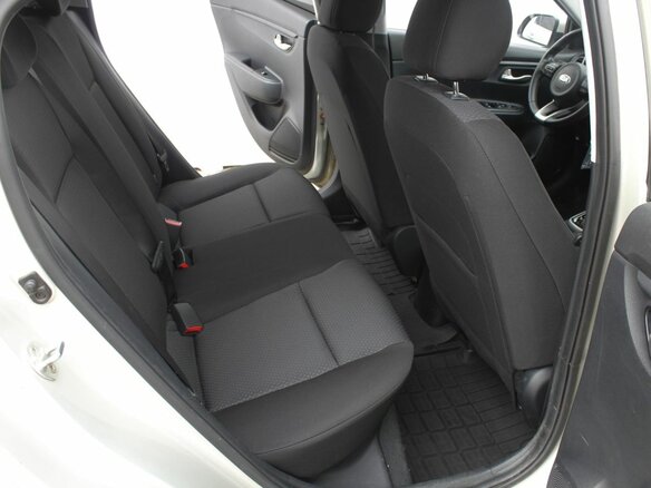 2020 Kia Rio IV, серый, 1490000 рублей - вид 12