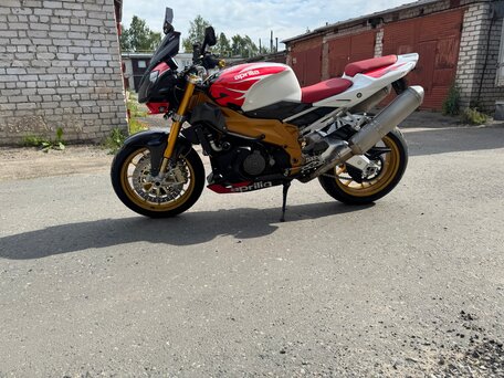 2009 Aprilia Tuono 1000, красный, 450000 рублей, вид 3