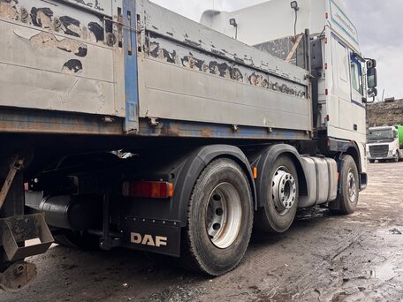 2004 DAF 95XF, синий, 2000000 рублей, вид 5
