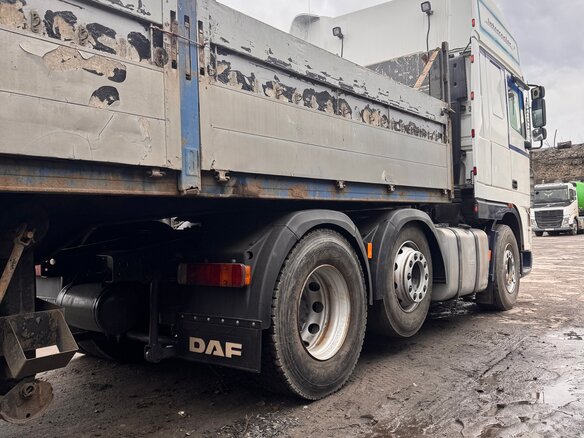 2004 DAF 95XF, синий, 1630000 рублей - вид 4