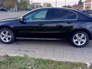 2011 Renault Laguna III Рестайлинг, чёрный, 730000 рублей, вид 4