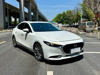 2023 Mazda 3 Axela IV (BP), белый, 1380300 рублей, вид 1