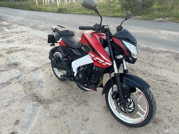 2021 Bajaj Pulsar NS 200, красный, 125000 рублей - вид 3