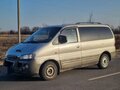 2002 Hyundai Starex I Рестайлинг, серый - вид 1