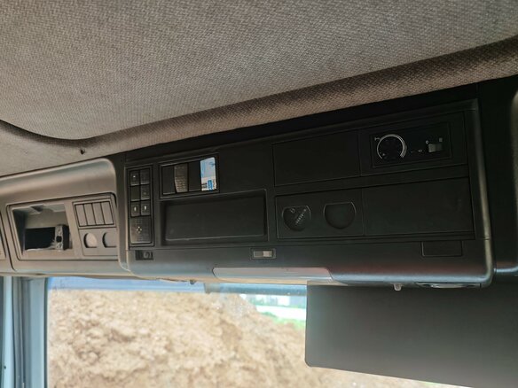 2004 Iveco EuroTrakker, белый, 850000 рублей - вид 8