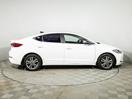 2018 Hyundai Elantra VI (AD), белый, 1499700 рублей, вид 4
