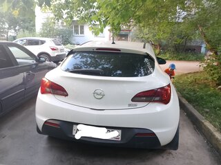 2012 Opel Astra GTC J Рестайлинг, белый, 570000 рублей, вид 3