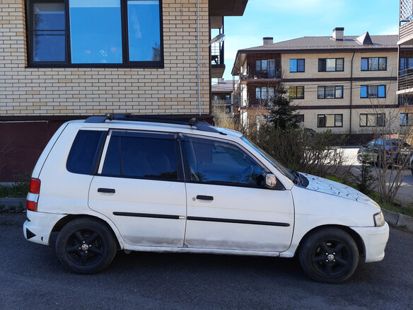 1998 Ford Festiva III, белый, 150000 рублей - вид 3