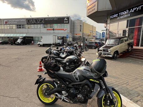 2017 Yamaha MT-09 (FZ-09), серый, 850000 рублей, вид 4