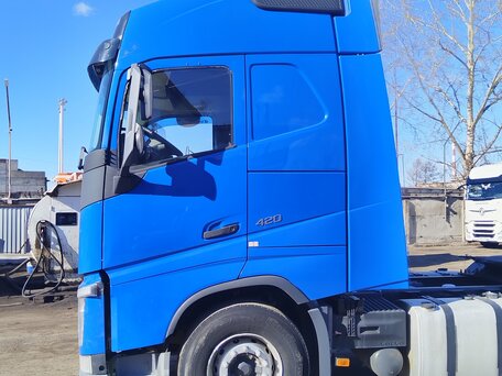 2019 Volvo FH, синий, 7500000 рублей, вид 3