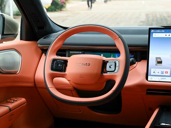 2026 Lynk & Co 900, серебристый, 8550000 рублей - вид 5