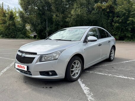 2011 Chevrolet Cruze I, серебристый, 480000 рублей, вид 2