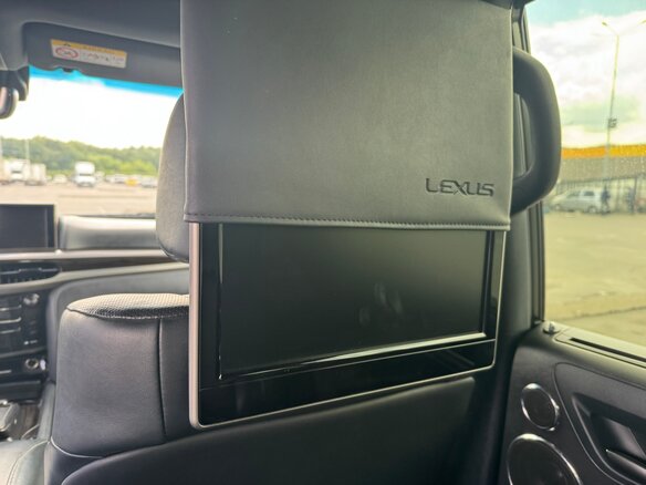 2019 Lexus LX 570 III Рестайлинг 2, белый, 8490000 рублей - вид 13