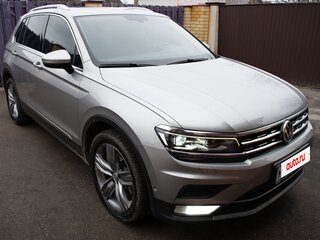 2017 Volkswagen Tiguan II, серебристый, 2550000 рублей, вид 4