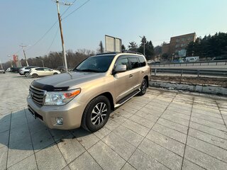 2013 Toyota Land Cruiser 200 Series Рестайлинг 1, золотистый, 3900000 рублей, вид 1