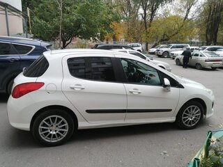 2011 Peugeot 308 I Рестайлинг, белый, 650000 рублей, вид 2