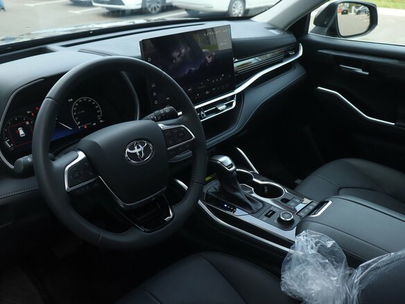 2026 Toyota Highlander IV (XU70), чёрный, 5470000 рублей - вид 4