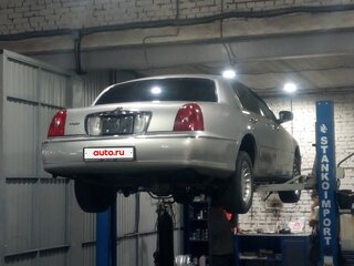 1998 Lincoln Town Car III, серебристый, 1000000 рублей, вид 5