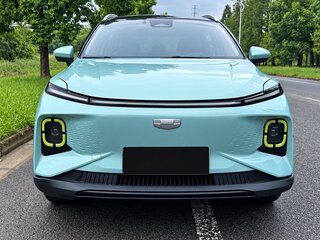 2025 Geely Geometry E 39.4 kWh, зелёный, 1335000 рублей, вид 2