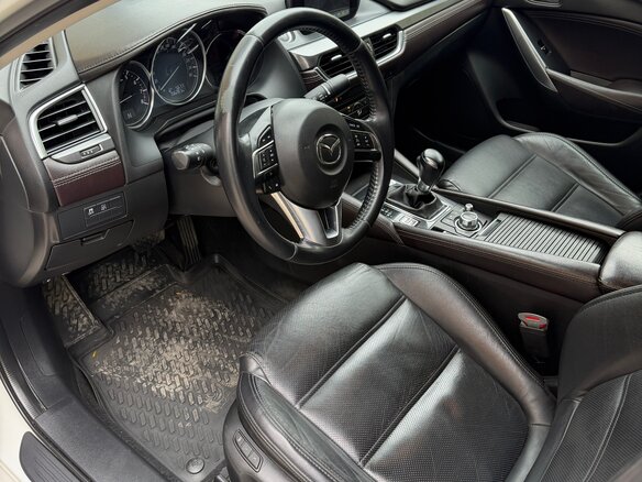 2016 Mazda 6 III (GJ) Рестайлинг, белый, 1750000 рублей - вид 9