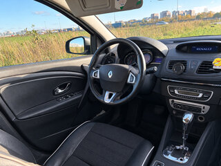 2013 Renault Megane III Рестайлинг, белый, 700000 рублей, вид 4