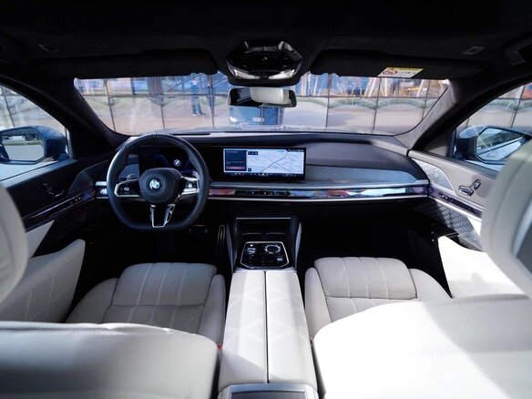 2025 BMW 7 серии 740d xDrive VII (G70), серый, 15900000 рублей - вид 24