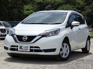 2020 Nissan Note II Рестайлинг, белый, 850000 рублей, вид 2