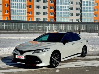 2020 Toyota Camry VIII (XV70), белый, 3000000 рублей, вид 1