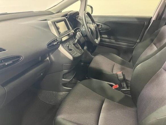 2016 Toyota Wish II Рестайлинг, белый, 1260000 рублей - вид 12