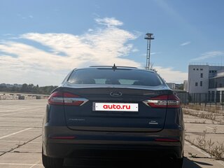 2020 Ford Fusion (North America) II Рестайлинг, серый, 1850000 рублей, вид 4