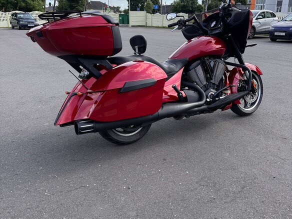2014 Victory Cross Country, красный, 850000 рублей - вид 1