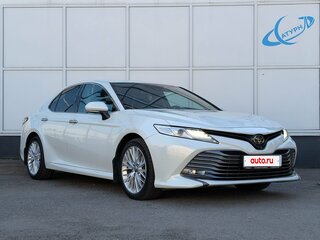 2019 Toyota Camry VIII (XV70), белый, 2570000 рублей, вид 3