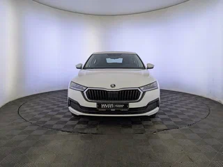 2021 Skoda Octavia IV (A8), белый, 2400000 рублей, вид 2