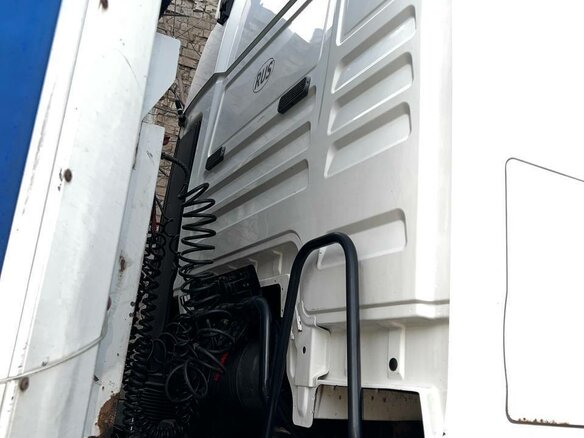 2008 MAN TGX, белый, 2600000 рублей - вид 2