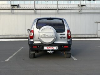2013 Chevrolet Niva I Рестайлинг, серебристый, 550000 рублей, вид 5