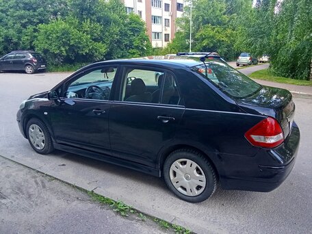 2011 Nissan Tiida I Рестайлинг, чёрный, 550000 рублей, вид 1