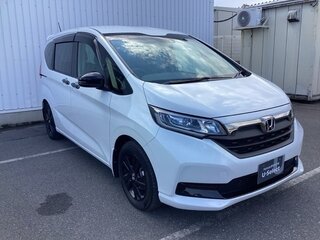 2023 Honda Freed II Рестайлинг, белый, 1330300 рублей, вид 3