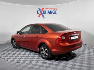 2008 Ford Focus II Рестайлинг, красный, 430000 рублей, вид 4