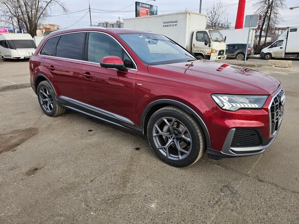 2020 Audi Q7 45 TDI II (4M) Рестайлинг, красный, 4950000 рублей