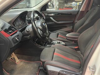 2017 BMW X1 20i xDrive II (F48), белый, 1850000 рублей, вид 4