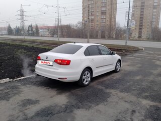 2015 Volkswagen Jetta VI Рестайлинг, белый, 650000 рублей, вид 2