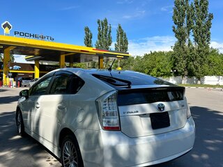 2010 Toyota Prius III (XW30), белый, 990000 рублей, вид 2