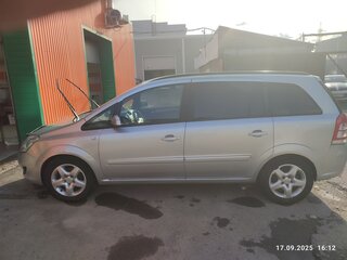 2008 Opel Zafira B, серебристый, 420000 рублей, вид 1