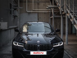 2022 BMW 5 серии 530i xDrive VII (G30/G31/G38) Рестайлинг, чёрный, 5850000 рублей, вид 3