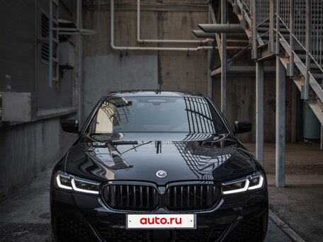 2022 BMW 5 серии 530i xDrive VII (G30/G31/G38) Рестайлинг, чёрный, 5850000 рублей, вид 3