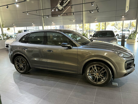 2020 Porsche Cayenne III, серый, 6495000 рублей, вид 4