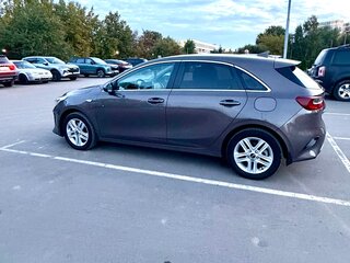 2020 Kia Ceed III, коричневый, 1850000 рублей, вид 3