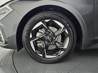 2023 Kia K5 III Рестайлинг, чёрный, 2390200 рублей, вид 5