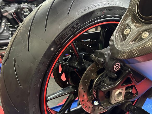 2018 BMW S 1000 R, красный, 1050000 рублей - вид 14